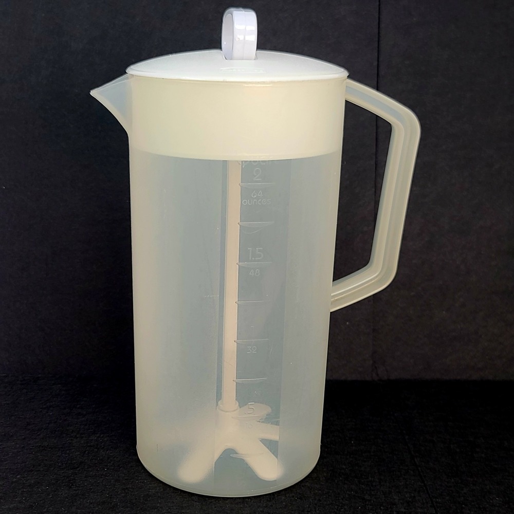 Vintage Rubbermaid 306D Servin' Saver 2 Quart Pitcher 64 oz Lid & Stirrer Insert
